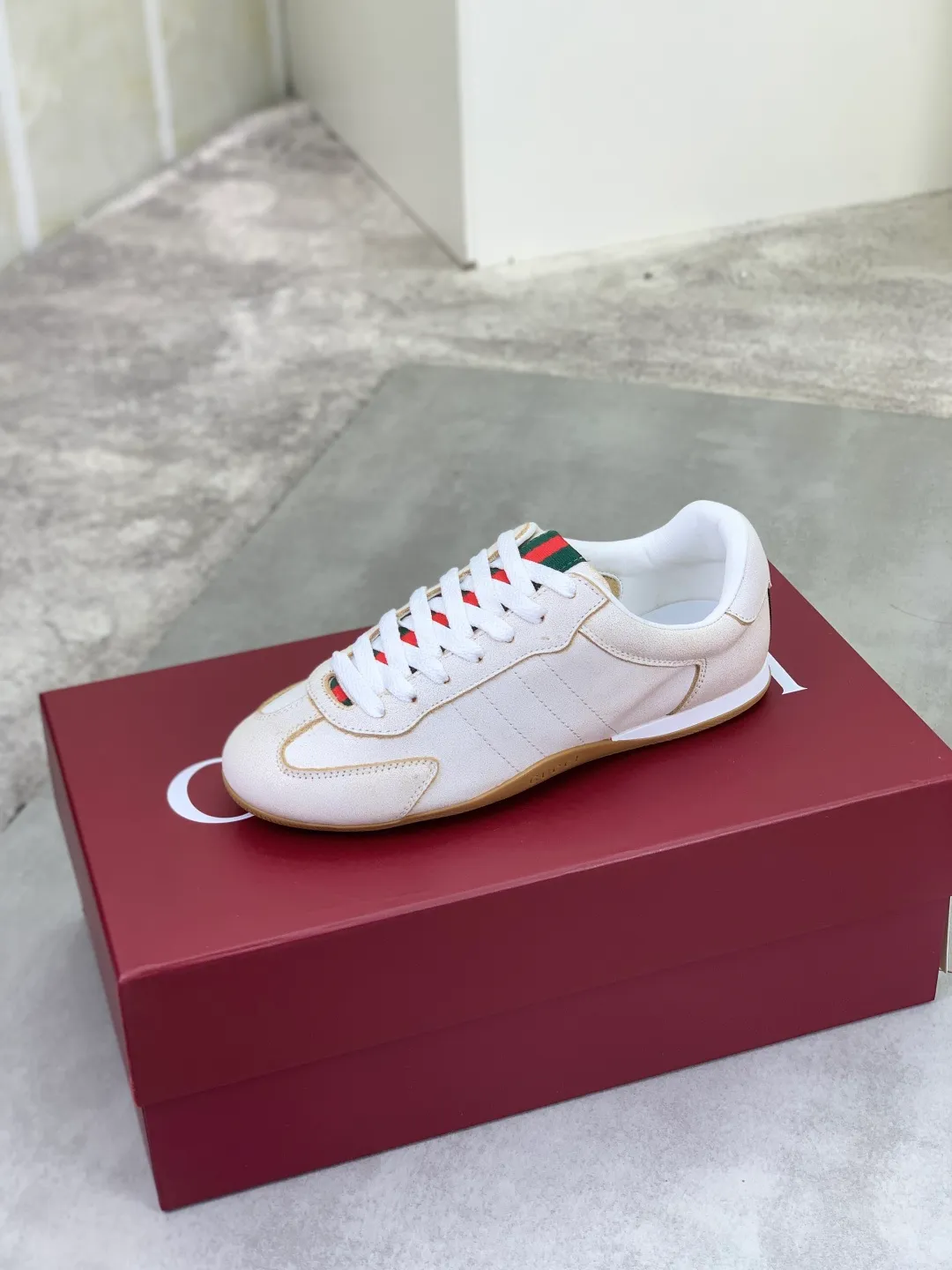 Men's shoes 💰P542 💰[New model] 🆘 The latest model from Gucci's official website 🎁Classic casual and fashionable men's shoes 👟Breaking hot model 💥The style is simple and elegant, exclusive for trendy men. Unique official website's latest brand elements 👑Gucci original decoration, fashionable and generous, the fabric is made of original soft calfskin➕Comfortable soft pigskin lining ✅The official website specifies wear-resistant rubber outsole_full of elasticity, classic model taken in real life🎬Color: 5️⃣colors available😍Number: 35-44